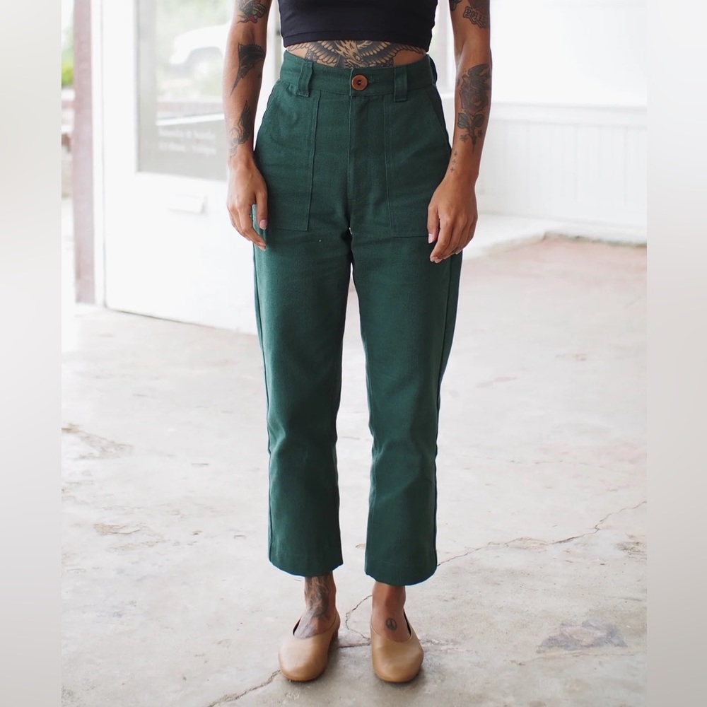 Beaton Linen Utility Trouser in Forest